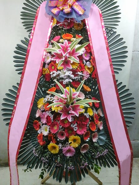 더화이트베일 업계 비즈니스 포럼 회원사들이 연명으로 보낸 축하화환